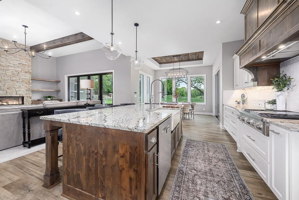 Photo 17 of 52 - 10000 Hollingsworth Road, Kansas City, KS 66109
