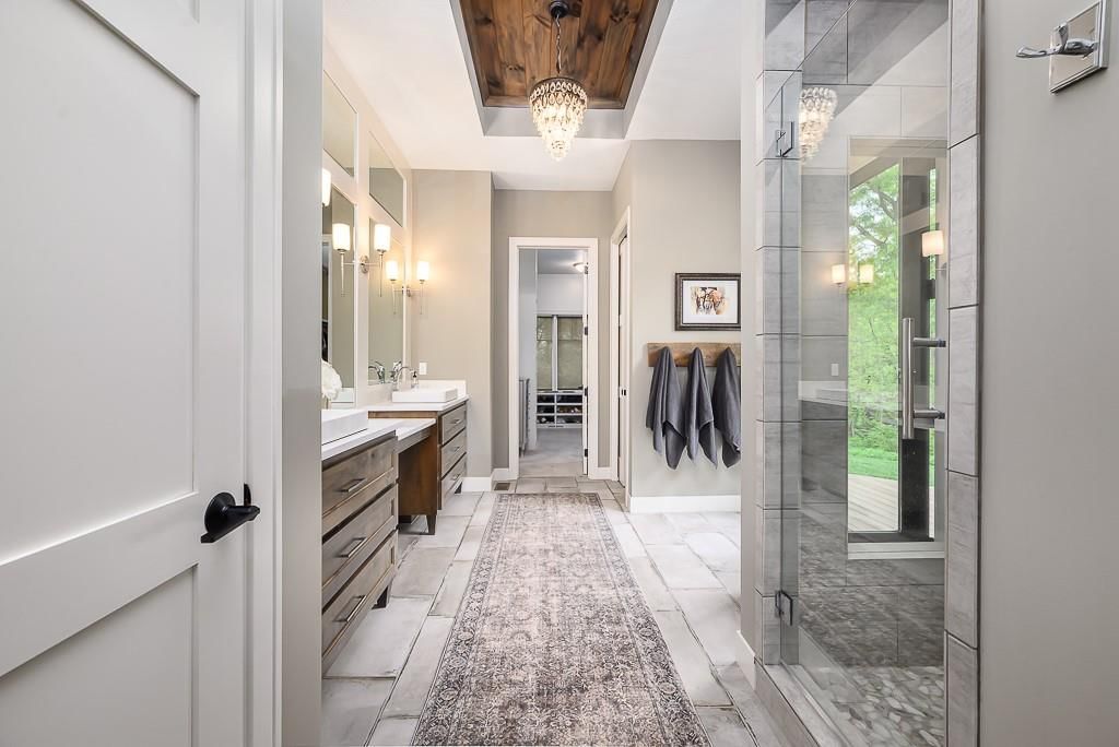 Photo 22 of 52 - 10000 Hollingsworth Road, Kansas City, KS 66109