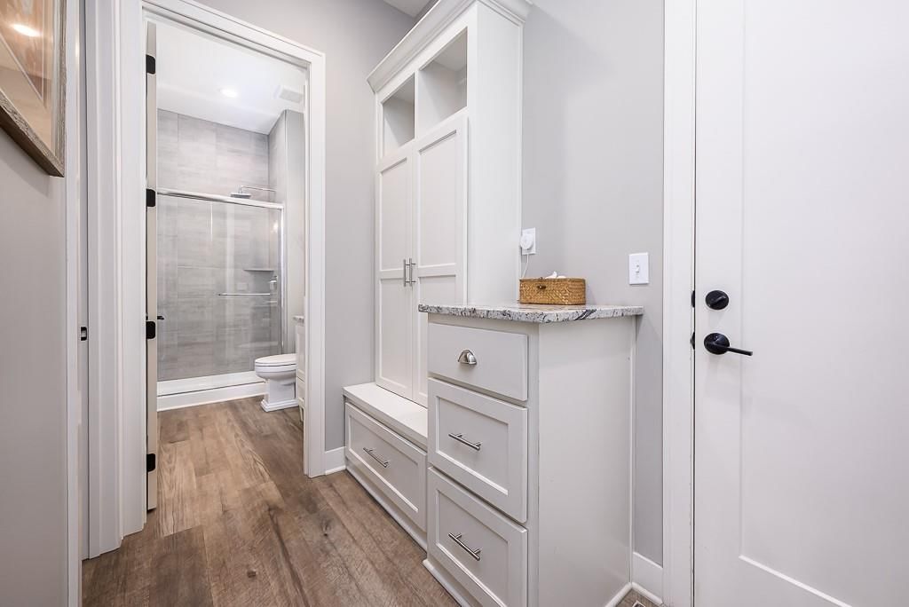 Photo 30 of 52 - 10000 Hollingsworth Road, Kansas City, KS 66109