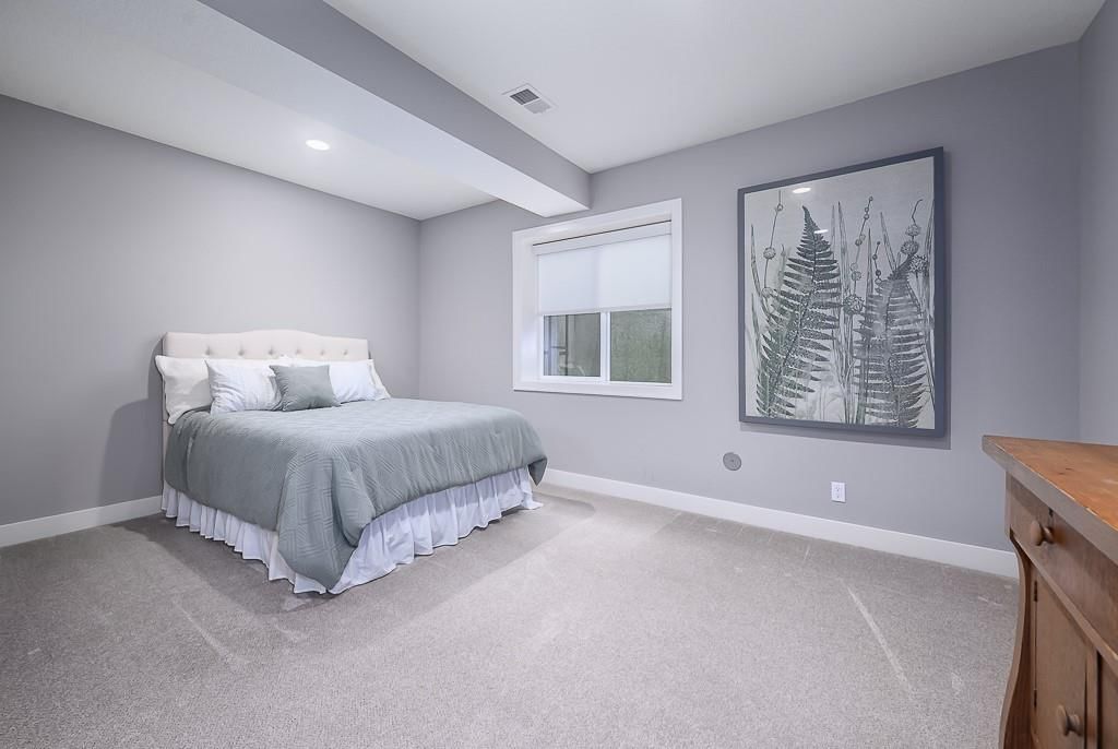 Photo 37 of 52 - 10000 Hollingsworth Road, Kansas City, KS 66109