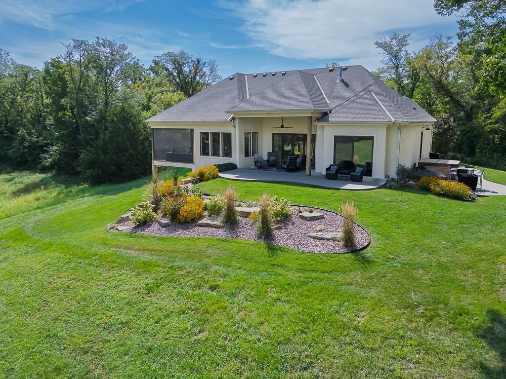 Photo 44 of 52 - 10000 Hollingsworth Road, Kansas City, KS 66109