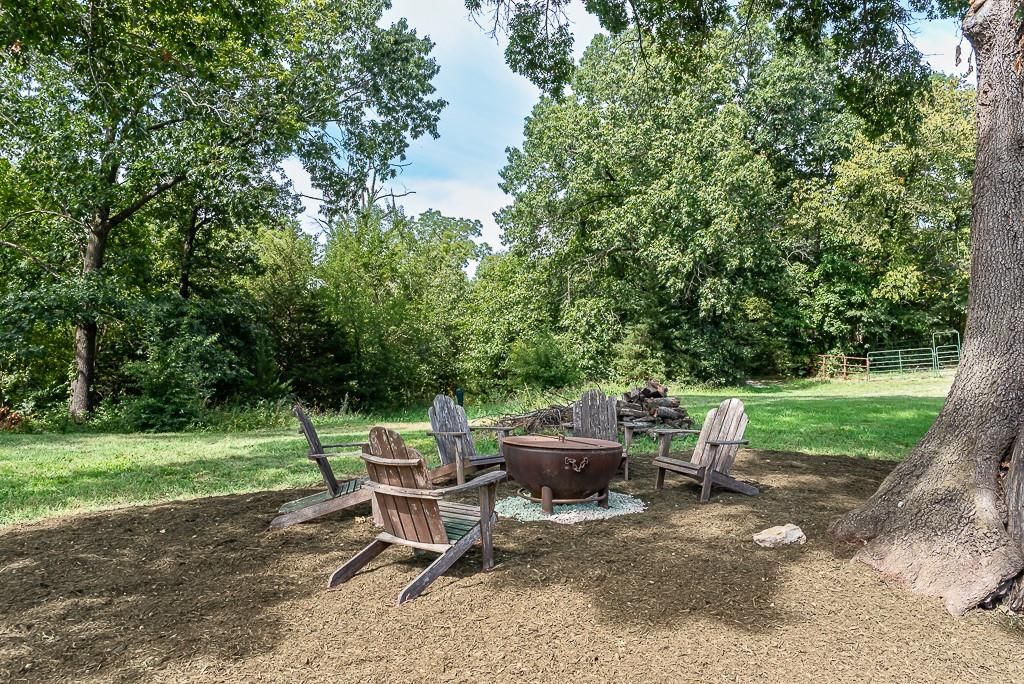 Photo 47 of 52 - 10000 Hollingsworth Road, Kansas City, KS 66109