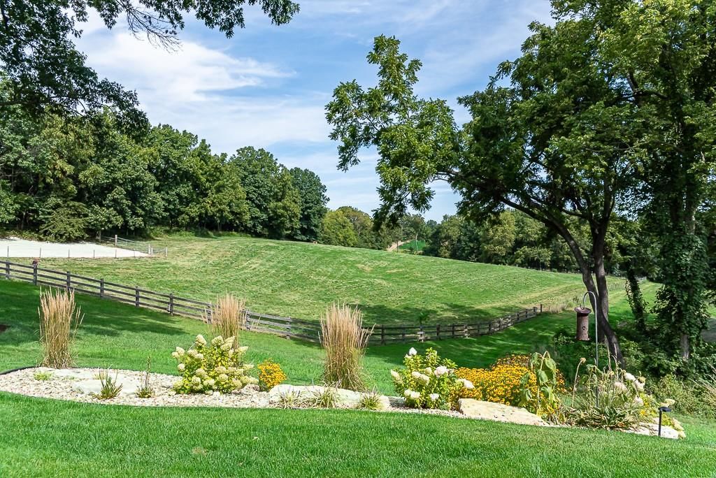 Photo 50 of 52 - 10000 Hollingsworth Road, Kansas City, KS 66109
