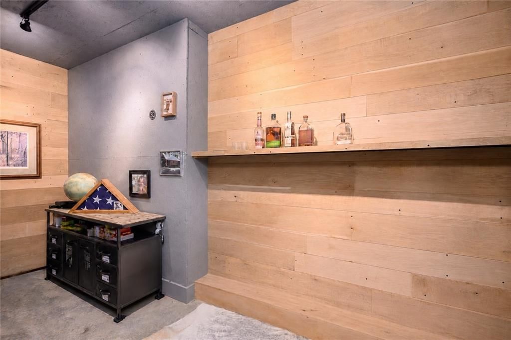Photo 52 of 52 - 10000 Hollingsworth Road, Kansas City, KS 66109
