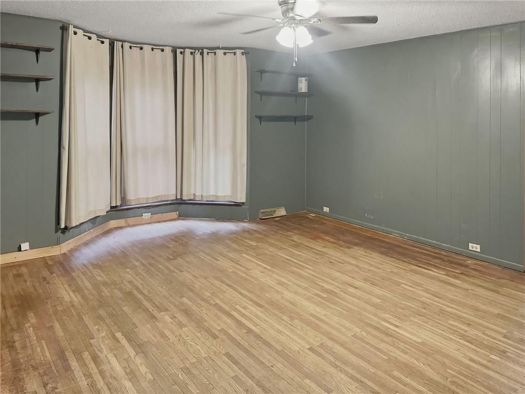 1138 Elm Street — photo 2