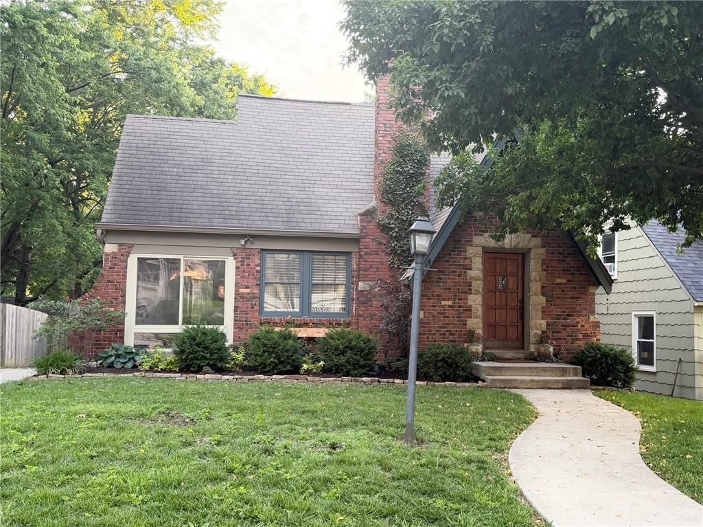 7214 Grand Avenue — photo 1