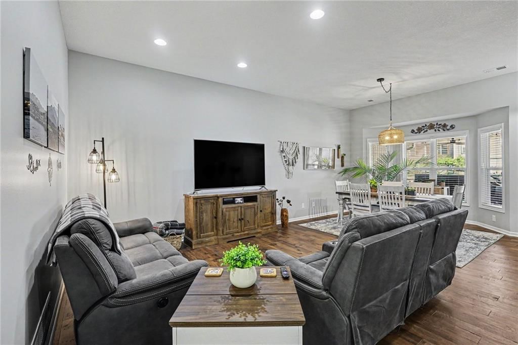15621 Landauer Street — photo 10