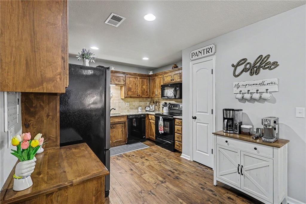 15621 Landauer Street — photo 17