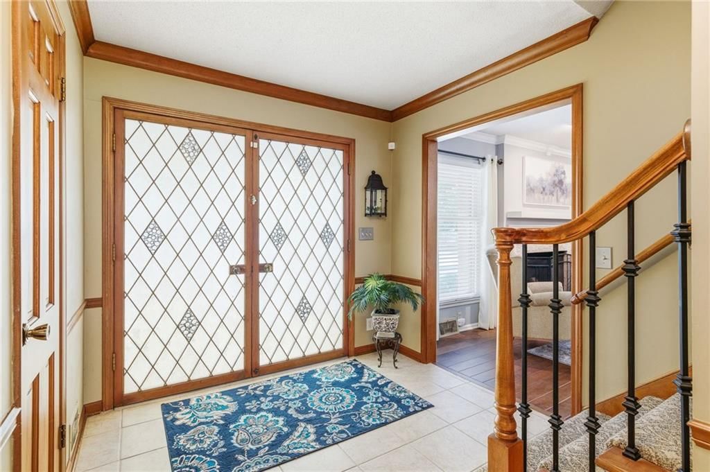301 S Stevenson Street — photo 8