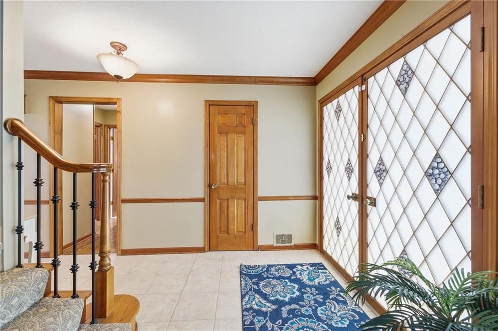 301 S Stevenson Street — photo 9