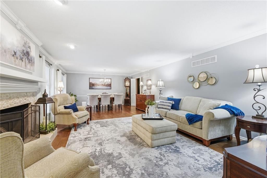 301 S Stevenson Street — photo 11