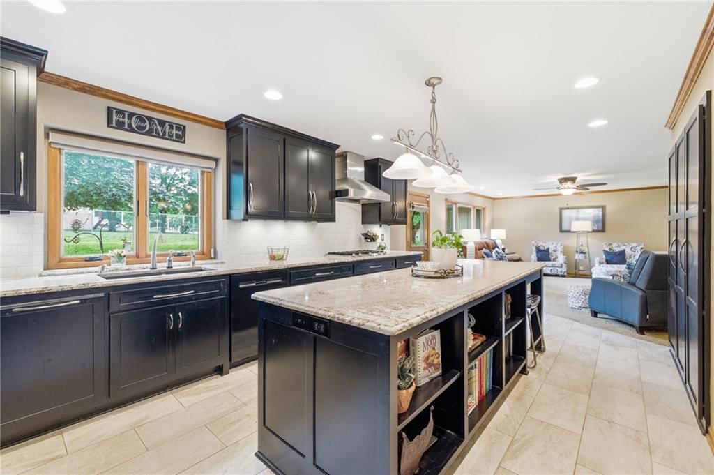 301 S Stevenson Street — photo 18