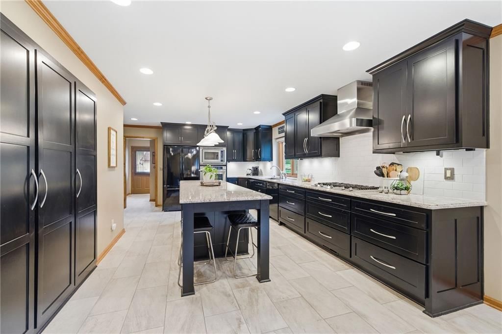 301 S Stevenson Street — photo 19