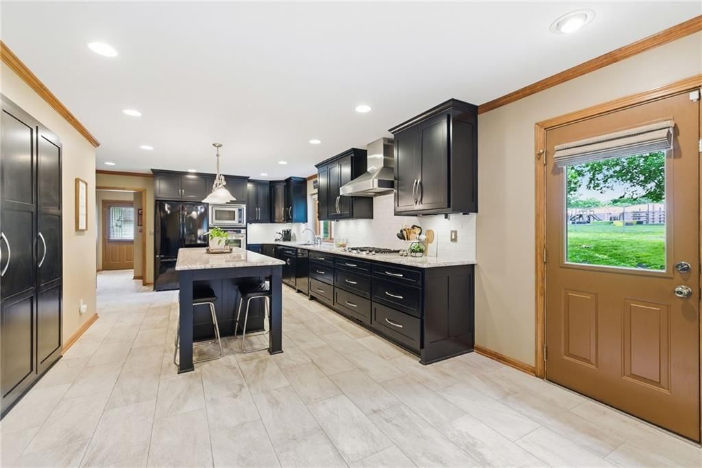 301 S Stevenson Street — photo 20