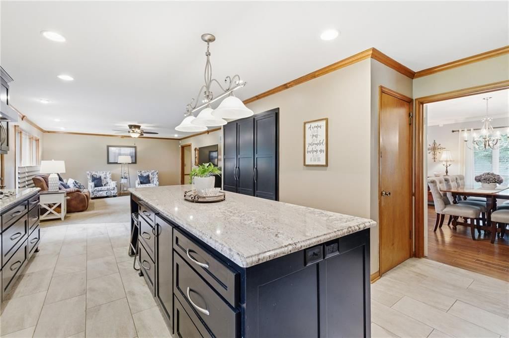 301 S Stevenson Street — photo 22