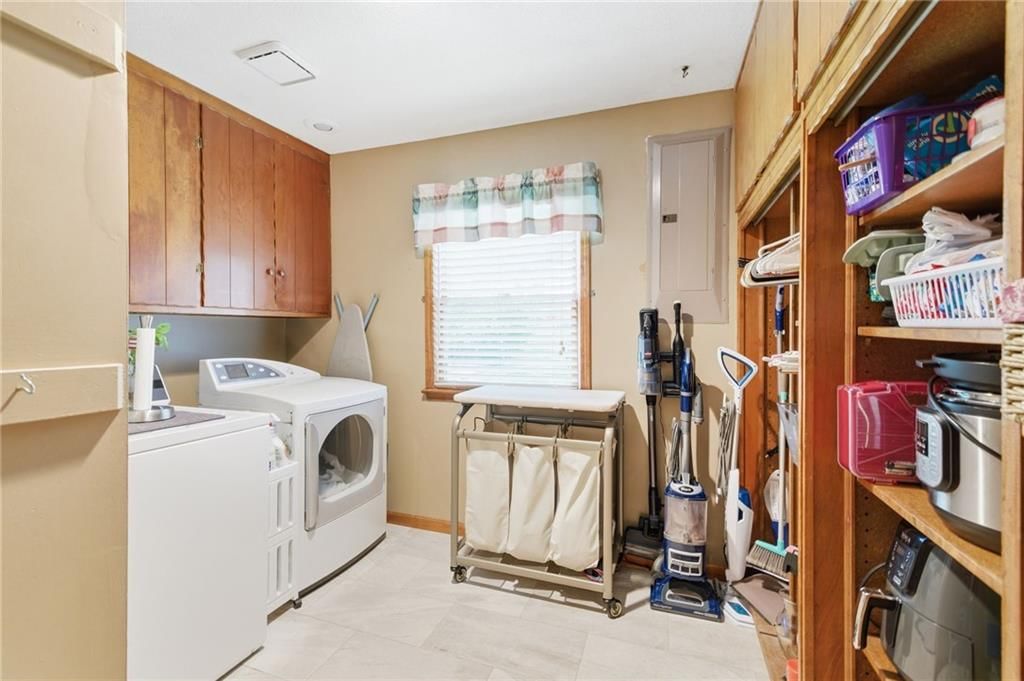 301 S Stevenson Street — photo 24