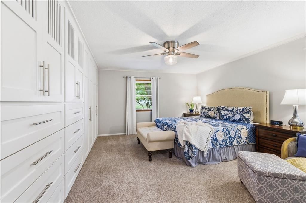 301 S Stevenson Street — photo 33
