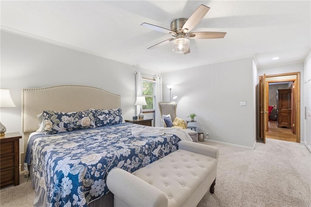 301 S Stevenson Street — photo 35
