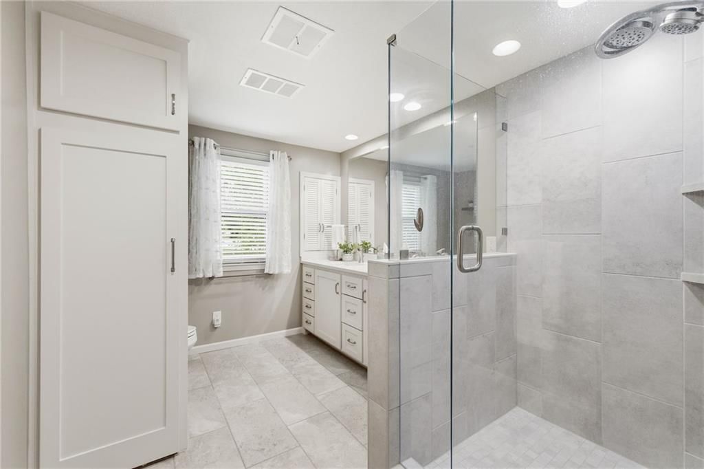 301 S Stevenson Street — photo 43