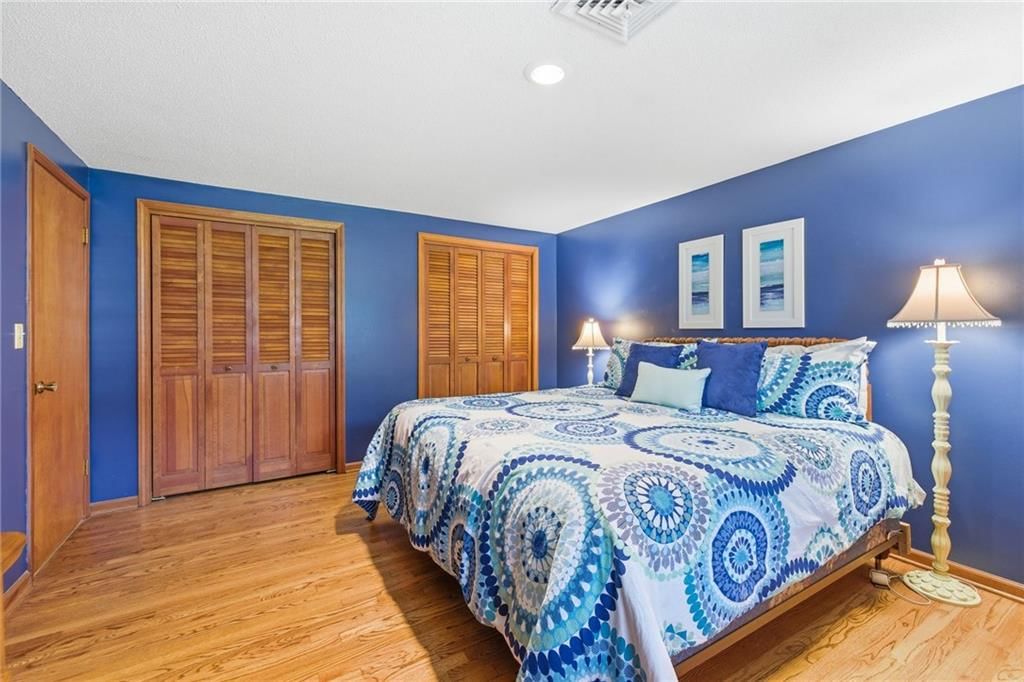 301 S Stevenson Street — photo 46