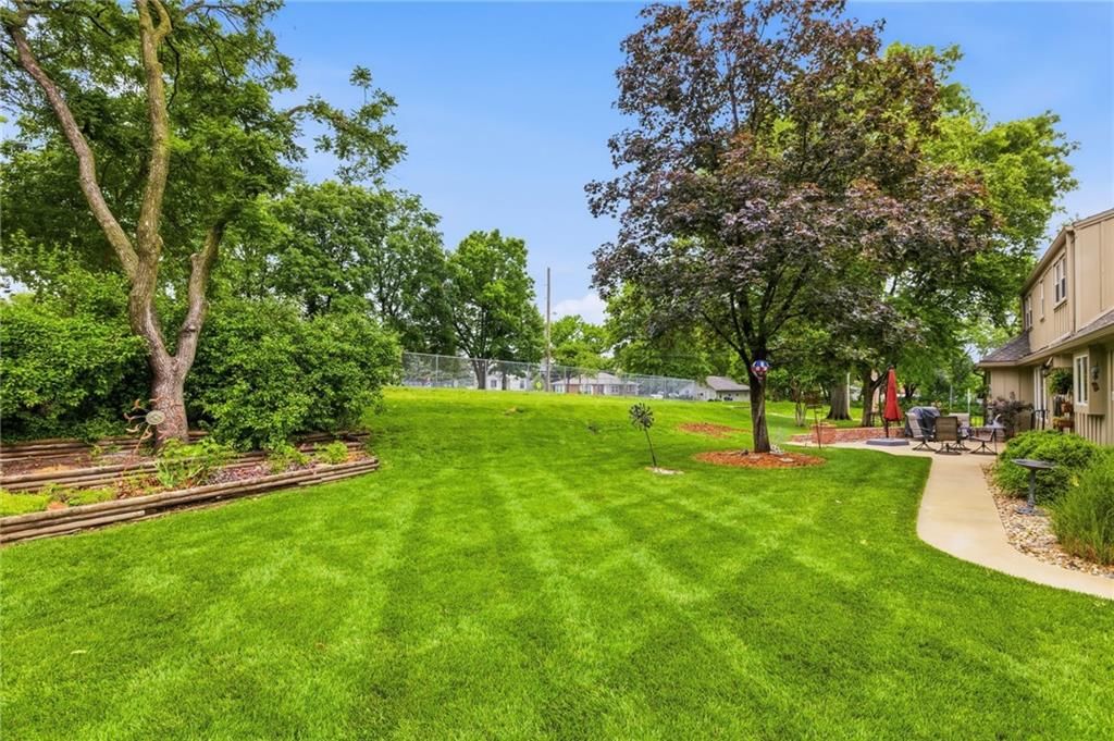 301 S Stevenson Street — photo 49