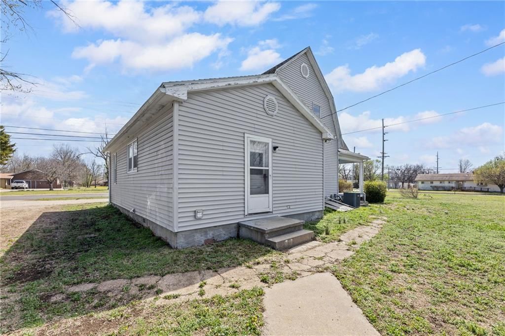 702 N Kentucky Street — photo 49