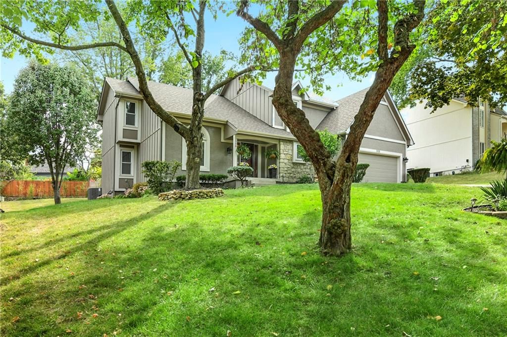 2508 NW Bent Tree Circle — photo 2