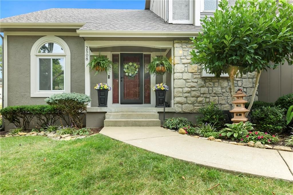 2508 NW Bent Tree Circle — photo 4