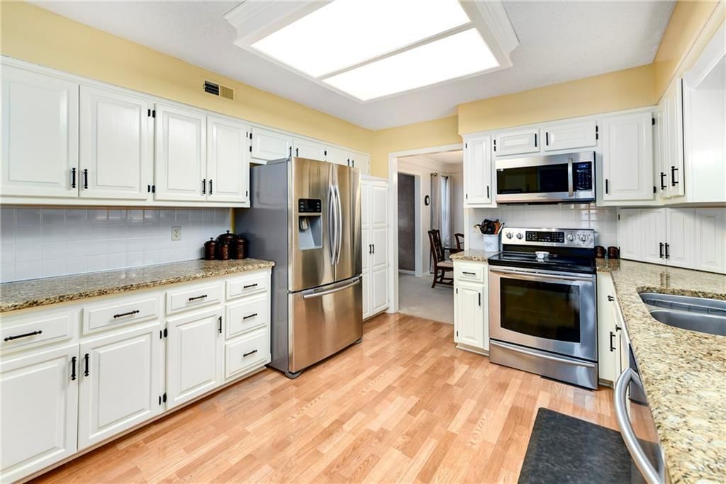 2508 NW Bent Tree Circle — photo 11
