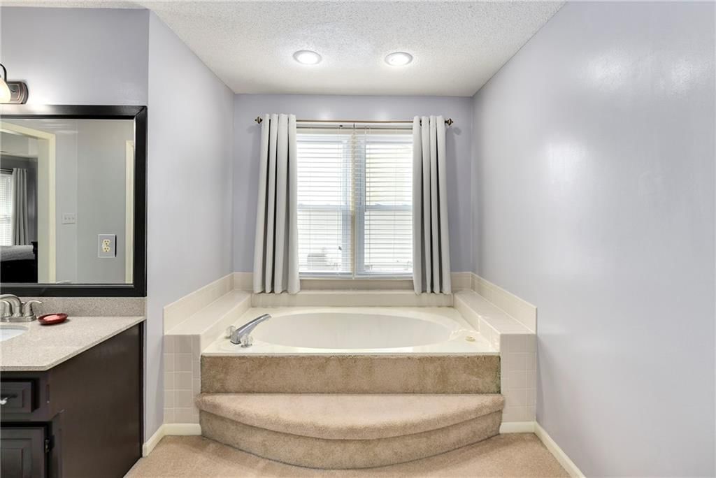 2508 NW Bent Tree Circle — photo 27