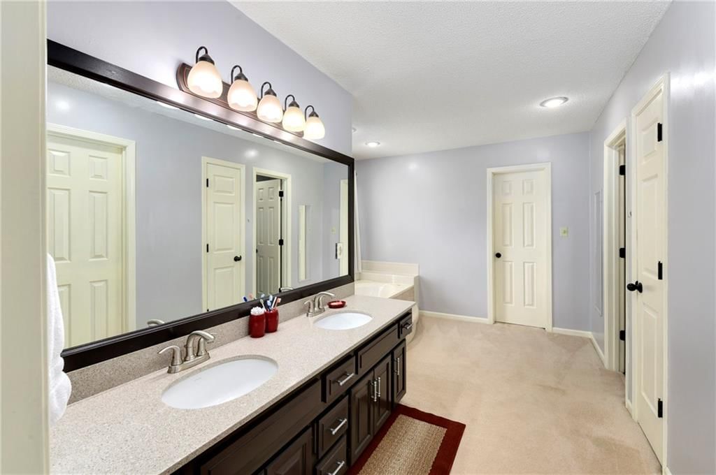 2508 NW Bent Tree Circle — photo 28