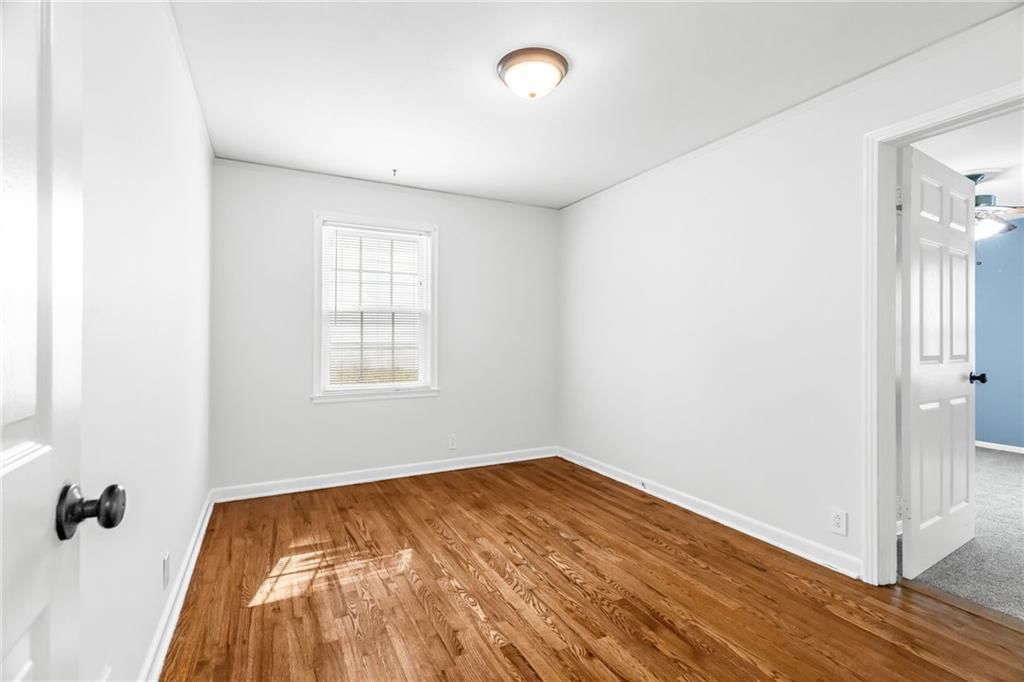 515 NE Greenfield Road — photo 8