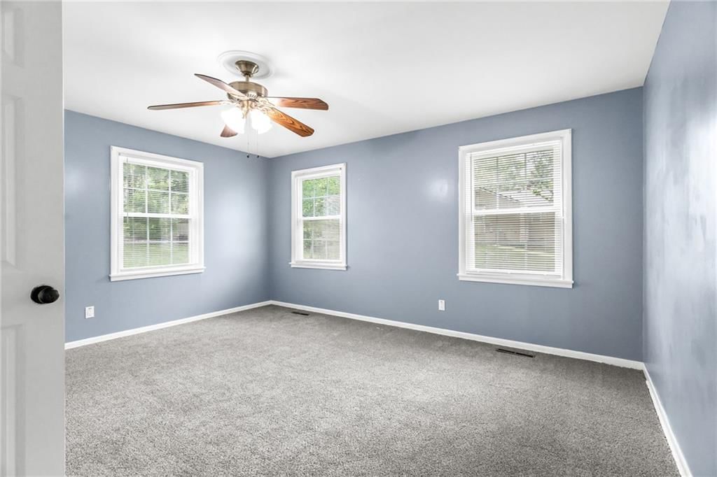 515 NE Greenfield Road — photo 10