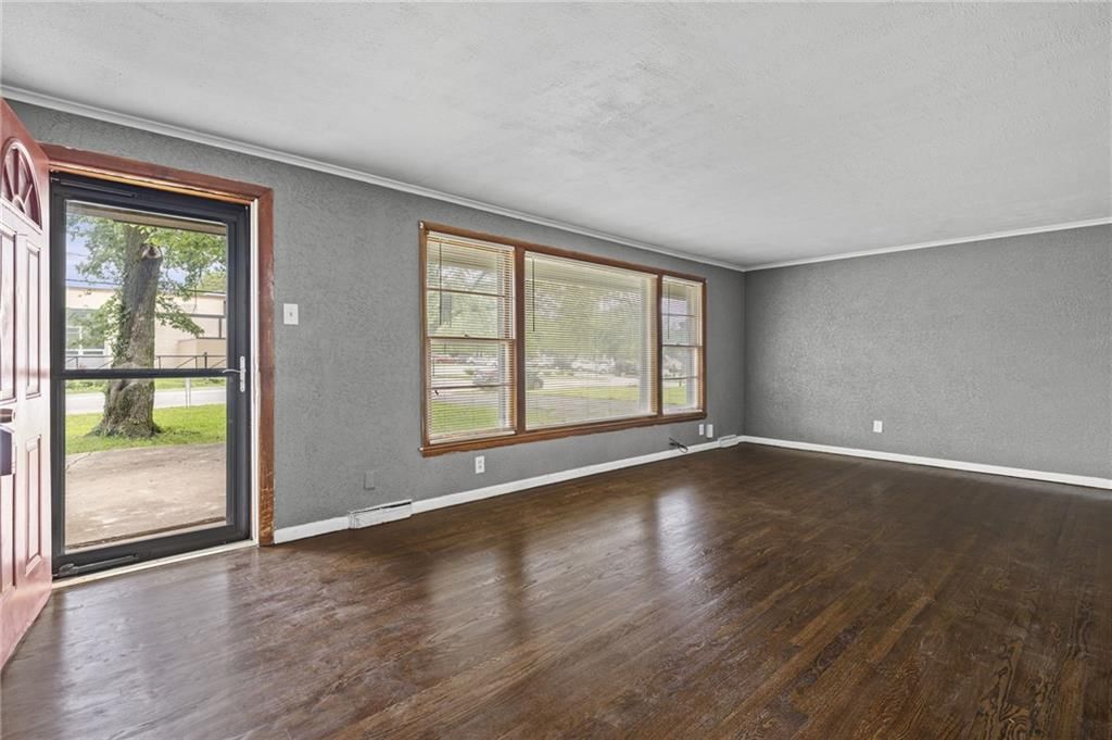 11517 Greenwood Street — photo 4