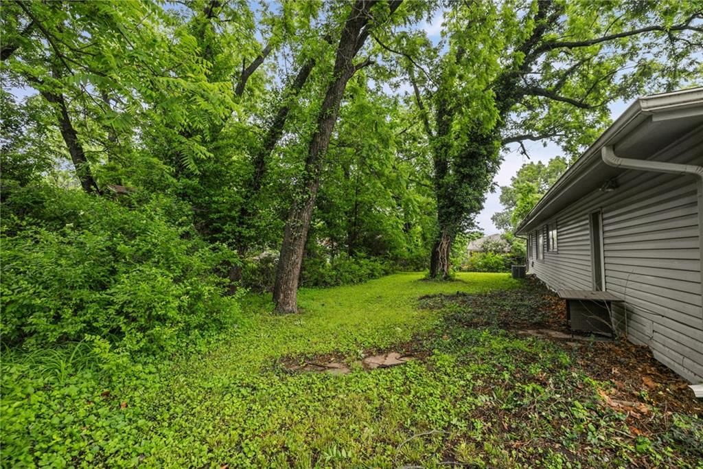 11517 Greenwood Street — photo 25