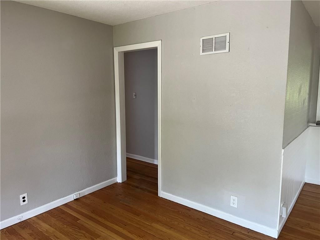 4208 N Brighton Avenue — photo 3