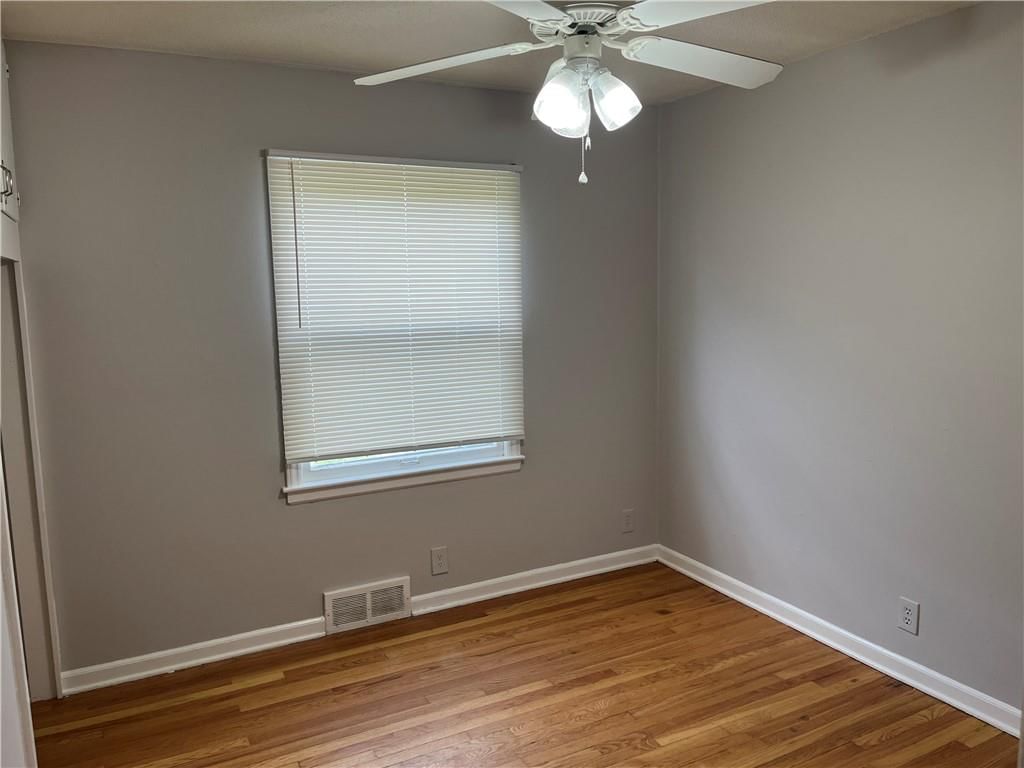 4208 N Brighton Avenue — photo 6