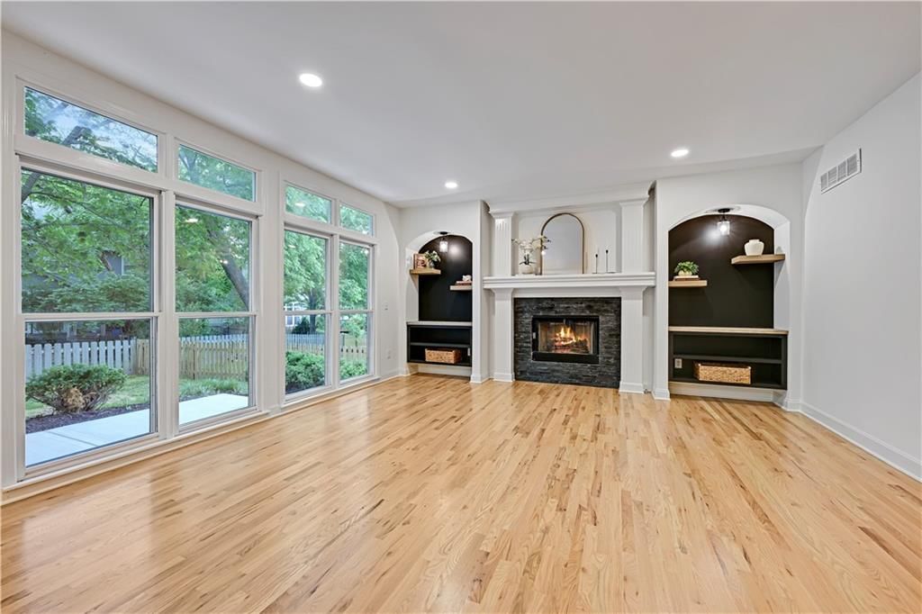 5307 Greenwood Street — photo 3