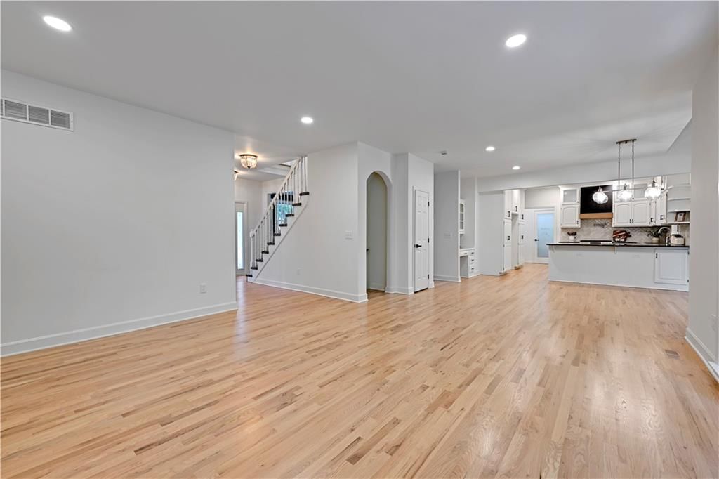 5307 Greenwood Street — photo 4