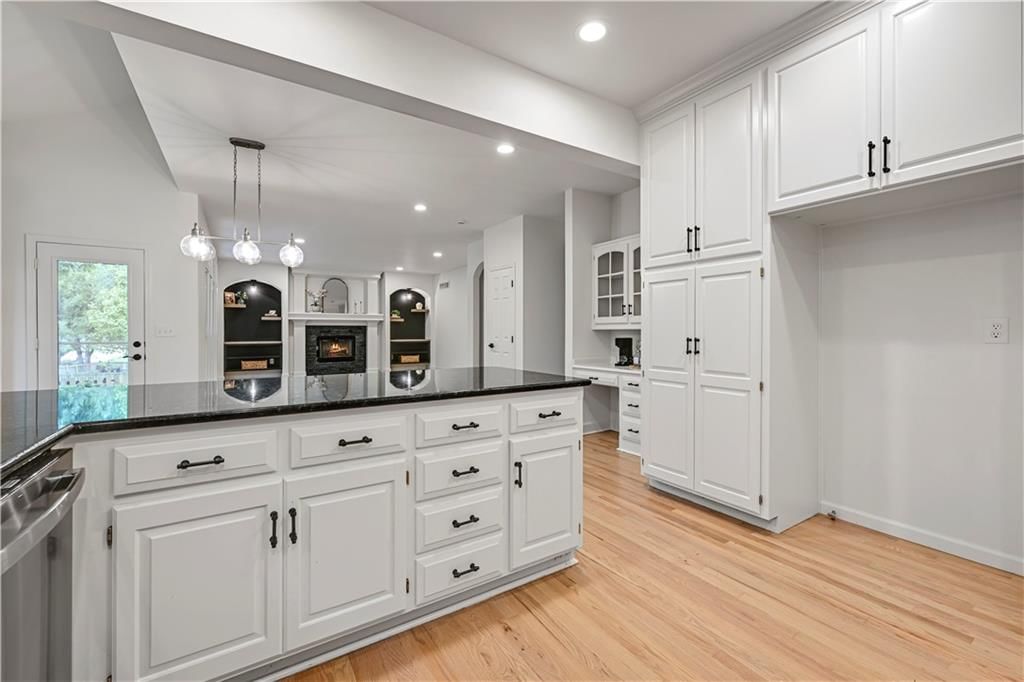 5307 Greenwood Street — photo 16