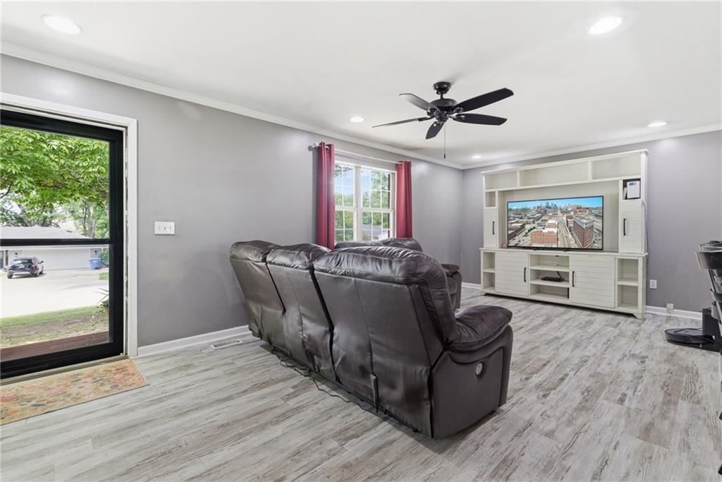 105 S Village Terrace — photo 4