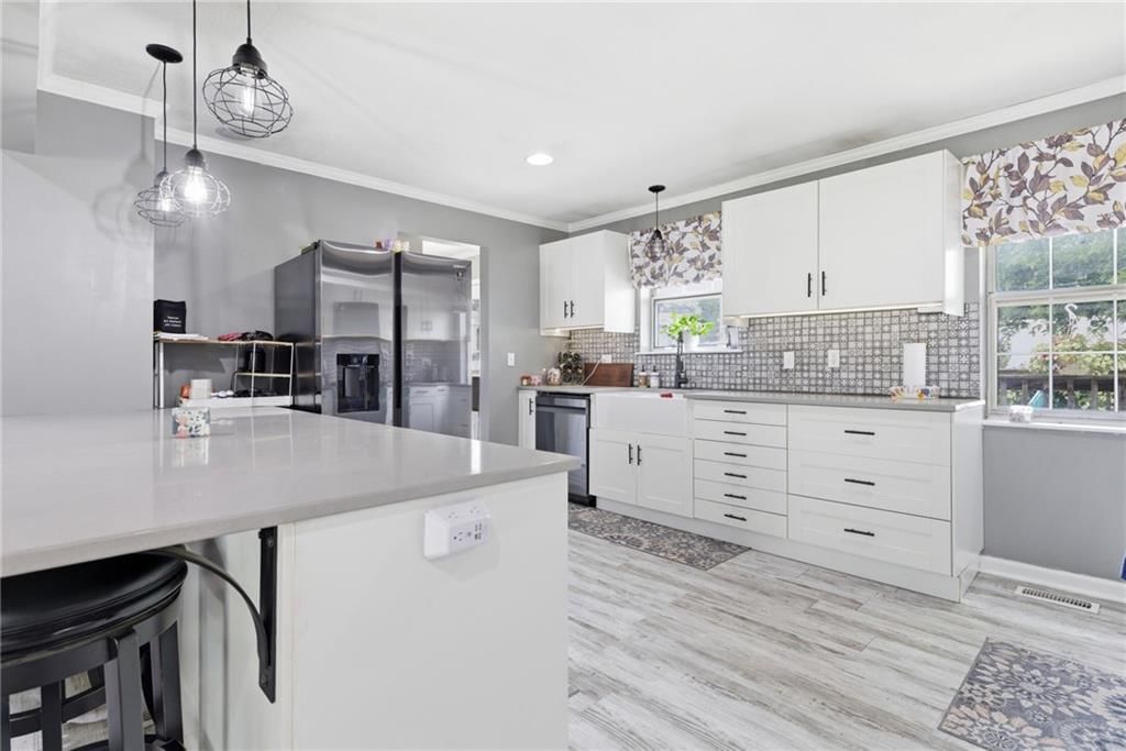 105 S Village Terrace — photo 7