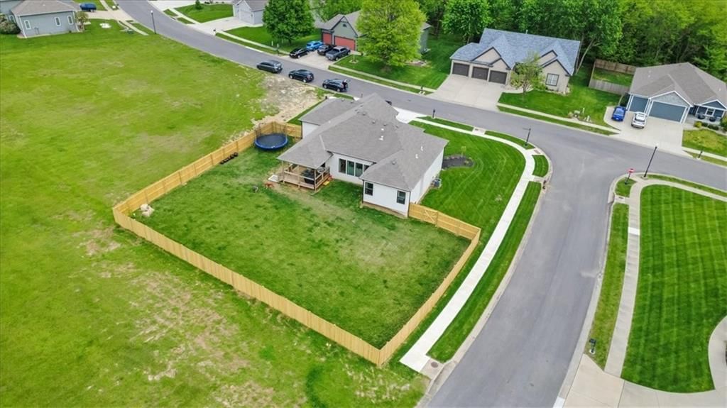 2210 Piedmont Place — photo 6