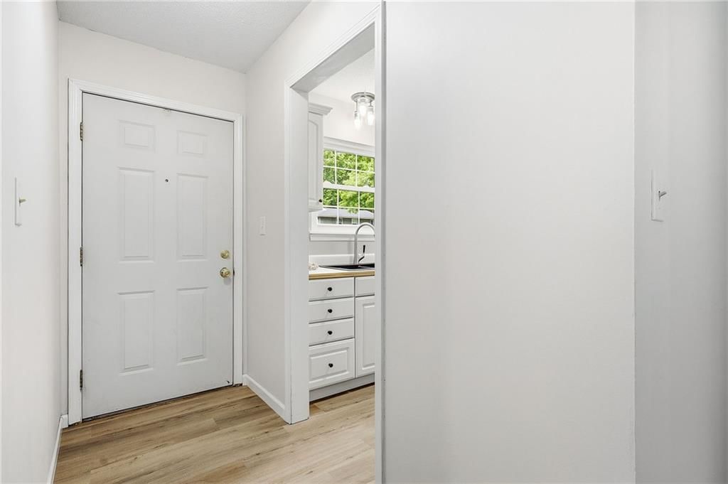 1525 N 75th Drive — photo 3