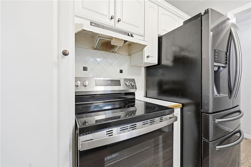 1525 N 75th Drive — photo 8