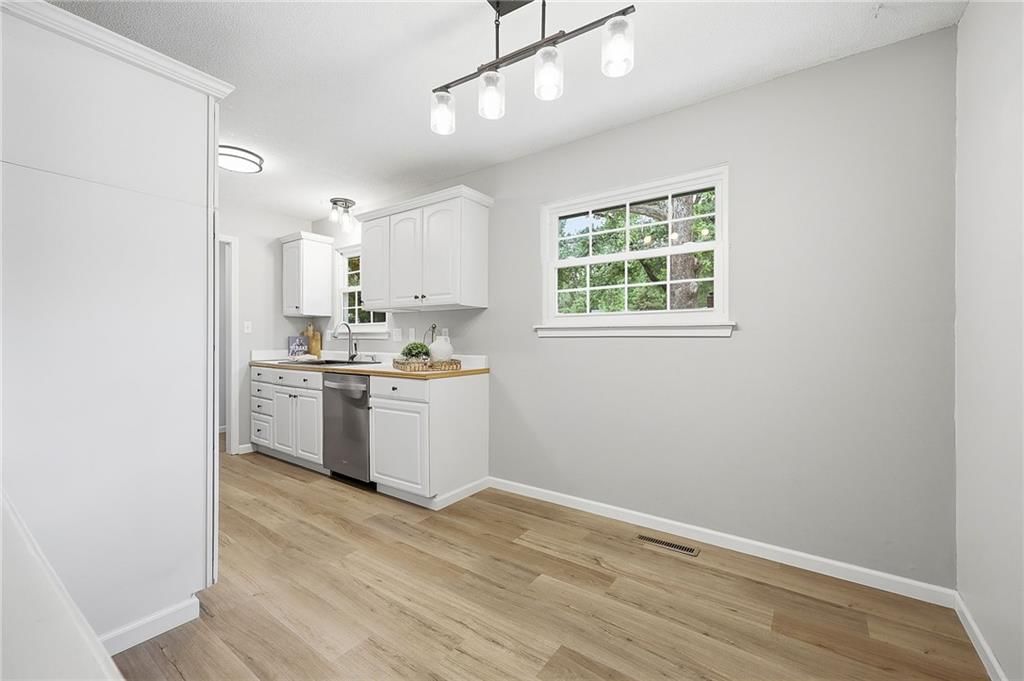 1525 N 75th Drive — photo 9