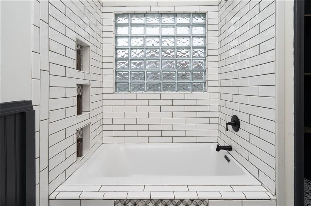 319 W 26th Street — photo 31