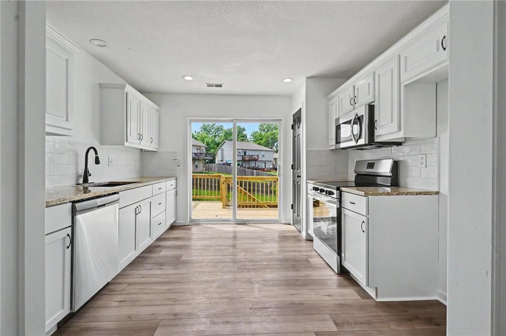 2032 S 47th Terrace — photo 5