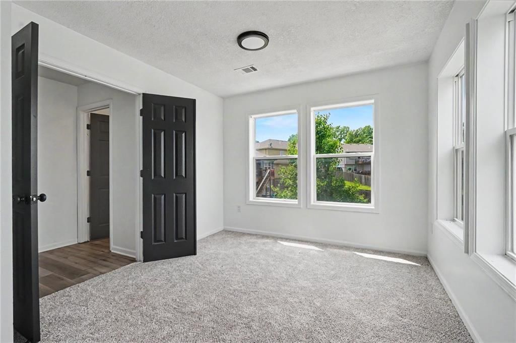 2032 S 47th Terrace — photo 15
