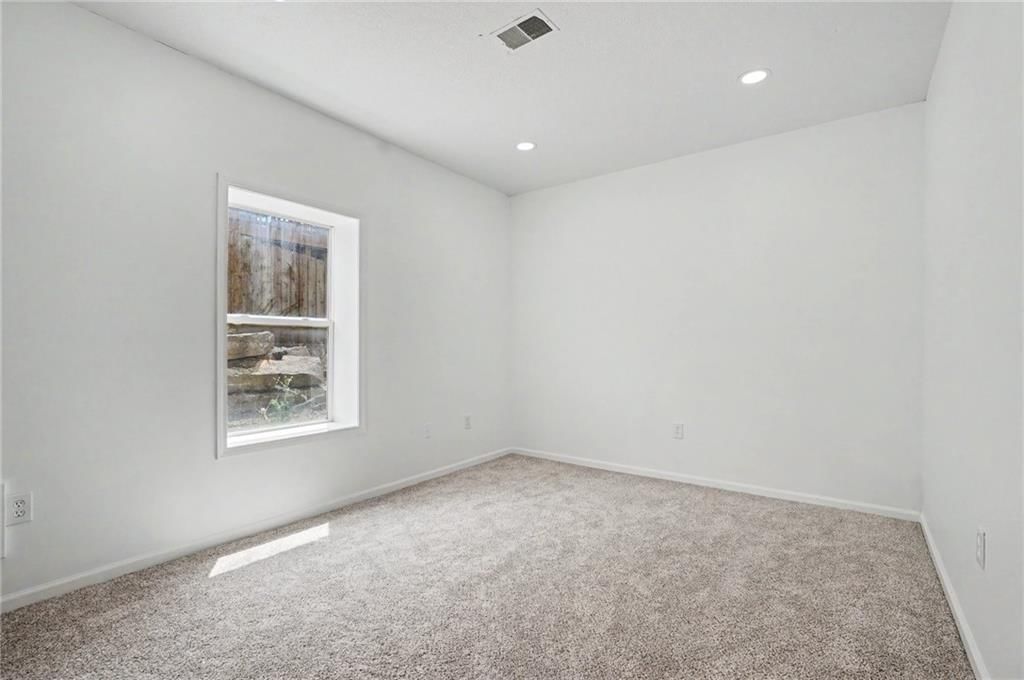 2032 S 47th Terrace — photo 32